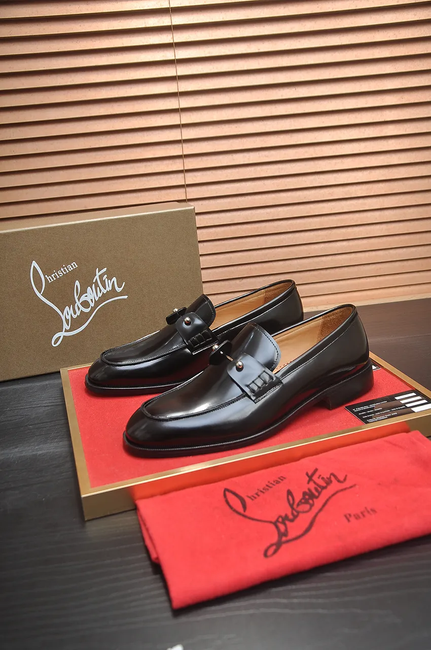 Men's shoes 💰620💶 [Chrstian Loubotin] Red-soled shoes 💋Original mold opening, the highest version on the market, purely handmade ➕Imported cowhide uppers, first-layer water-dyed cowhide lining! Original EU high-gloss outsole. 38 to 45 (45 customized)